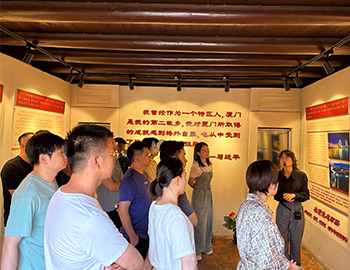 ��������Ӱ���������������к�ɫ����